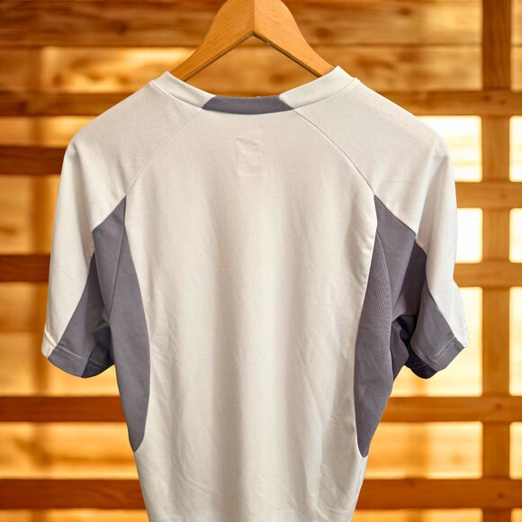 REI 🏷️ Modern Comfort Colorblock T-shirt | Short Sleeve - Picture 2 of 2